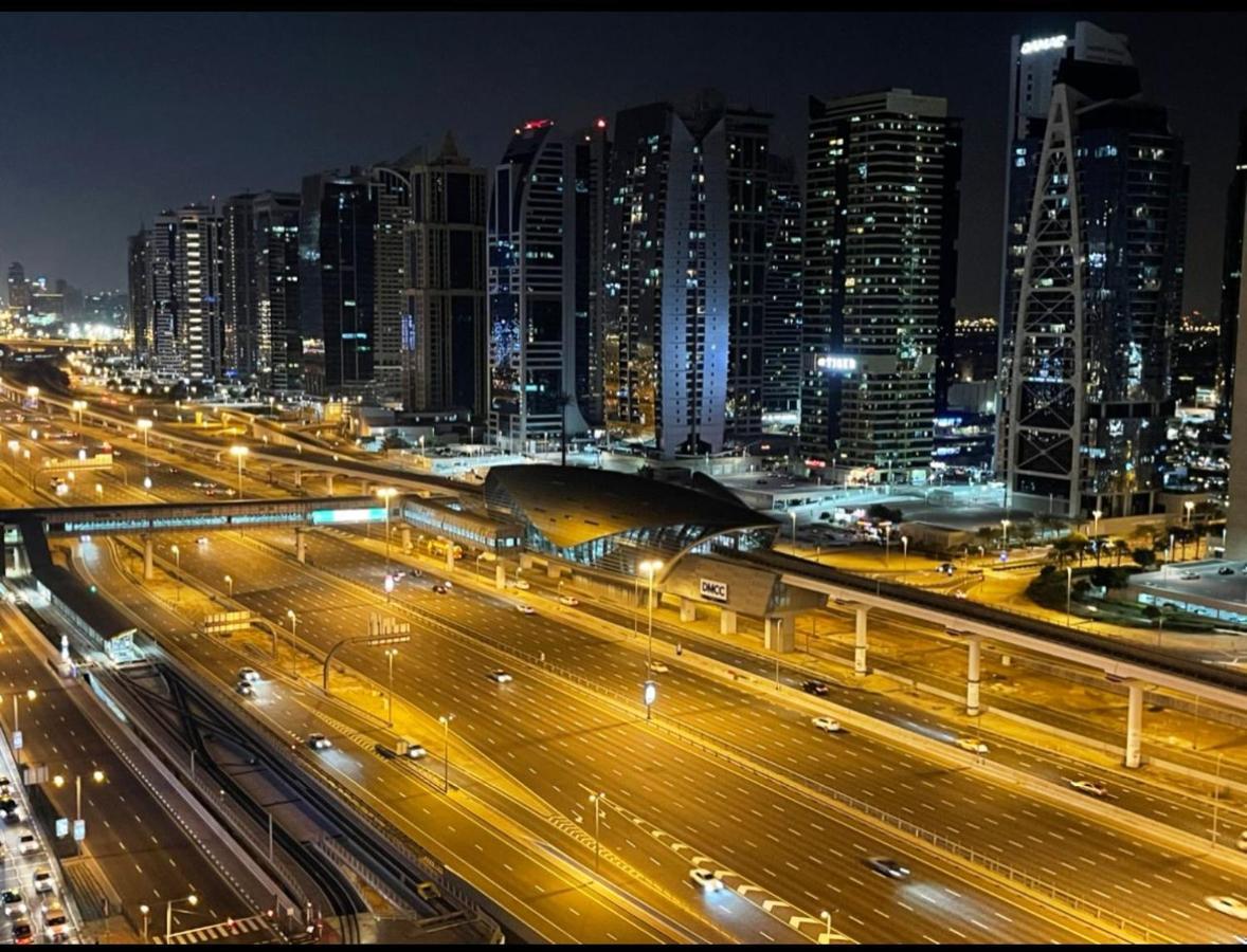 Luxury With Marina View Close To Jbr And Metro With Shared Kitchen Проживання в сім'ї
