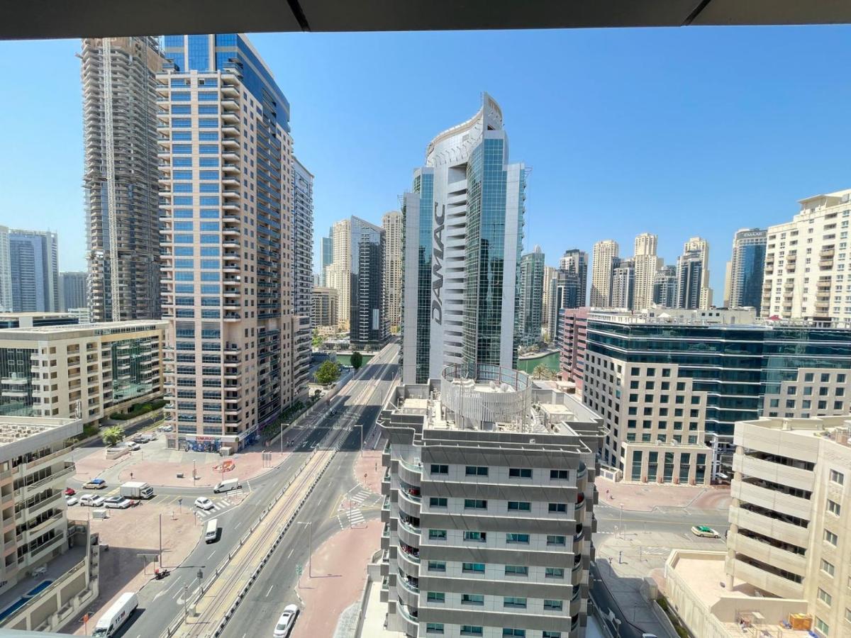 Проживання в сім'ї Luxury With Marina View Close To Jbr And Metro With Shared Kitchen *