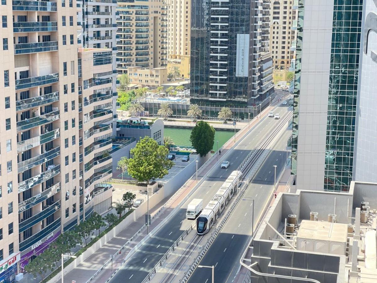 Luxury With Marina View Close To Jbr And Metro With Shared Kitchen Проживання в сім'ї *