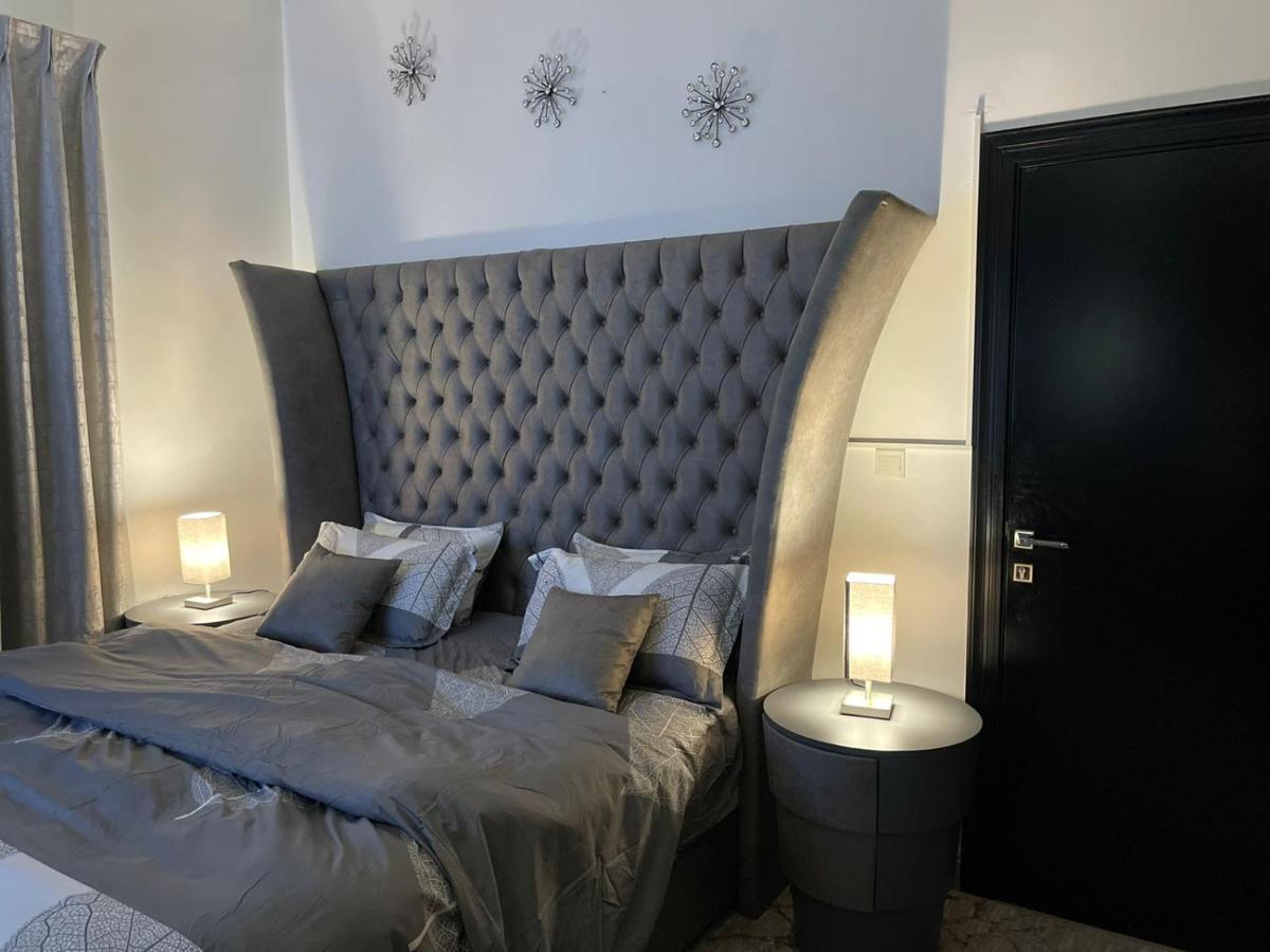 Luxury With Marina View Close To Jbr And Metro With Shared Kitchen Дубай