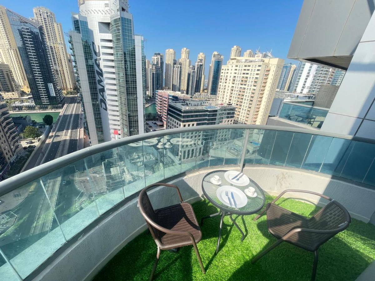 Luxury With Marina View Close To Jbr And Metro With Shared Kitchen Проживання в сім'ї