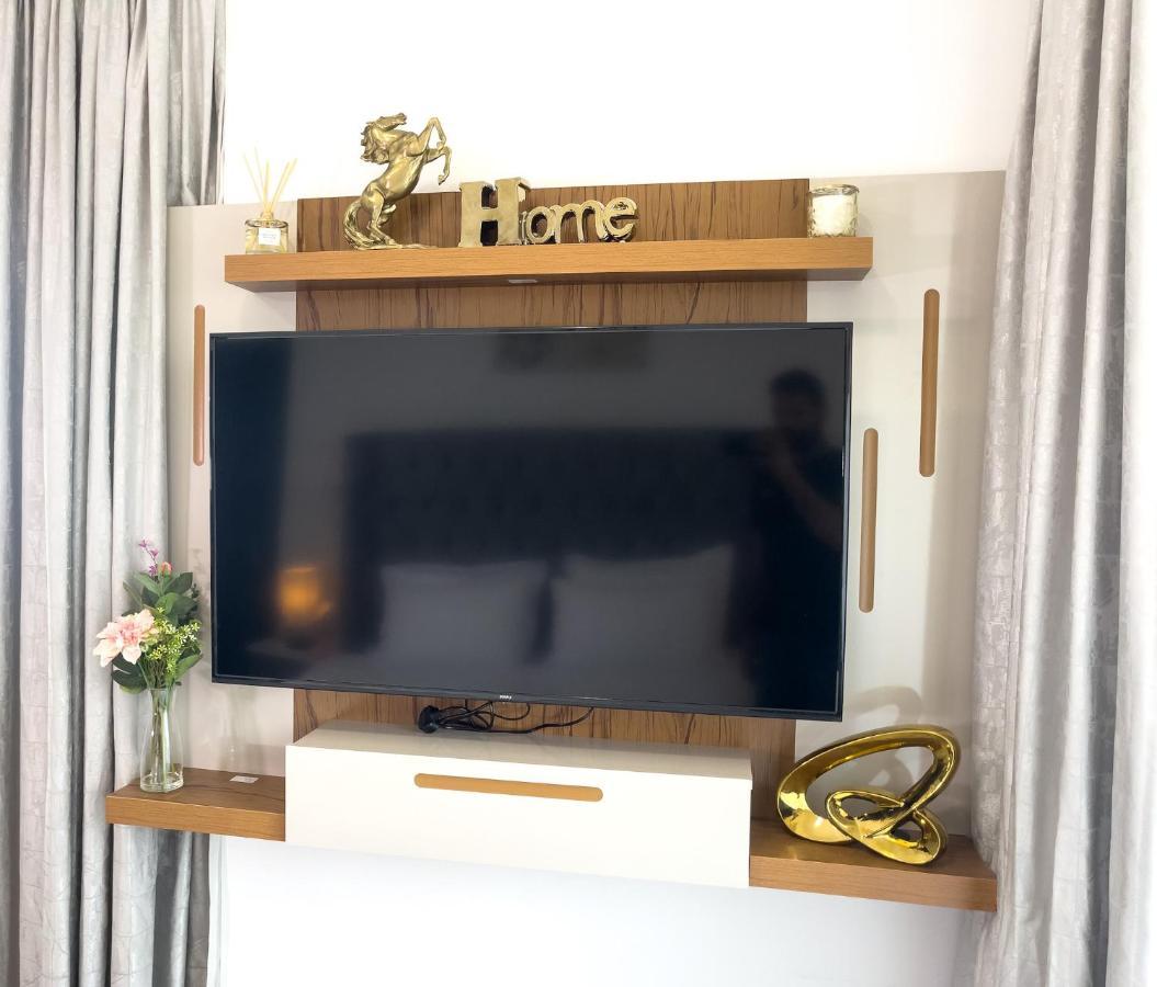 Luxury With Marina View Close To Jbr And Metro With Shared Kitchen * Дубай