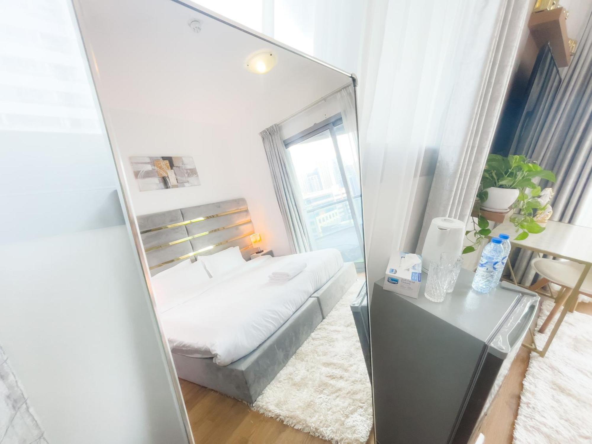 Luxury With Marina View Close To Jbr And Metro With Shared Kitchen Дубай